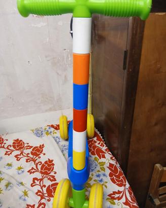 Monopattino a 4 ruote
