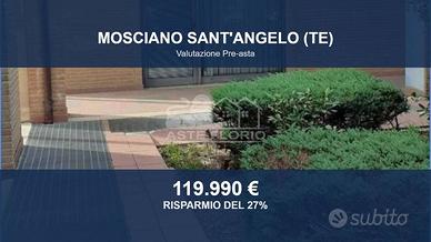 Immobile in asta di 213 m² con più di 5 locali a M