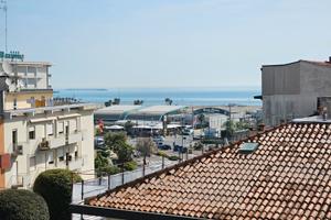 IN CENTRO 4 posti letto con poggiolo vista mare