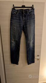 jeans strappati 