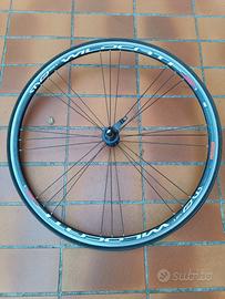 Ruota anteriore da 28" per bici da corsa