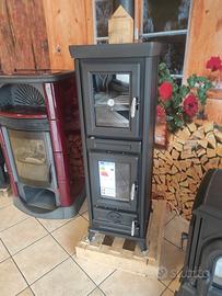 Stufa a legna con forno 