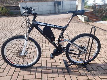 MTB carbonio con motore Bafang