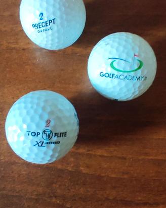 palline da golf e tee  da golf