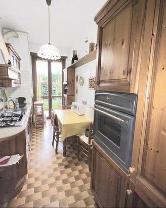 Cucina completa di elettrodomestici