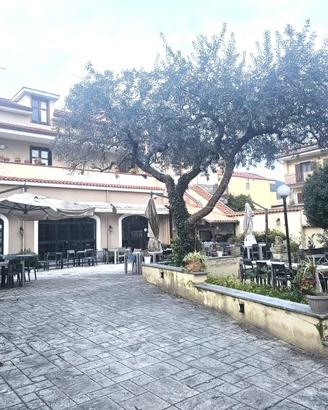 S. Leucio. Indipendente con locale comle e abitazi