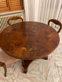 Tavolo  intarsiato