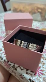 Bracciale in acciaio con scritta 