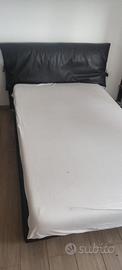 letto in pelle con contenitore
