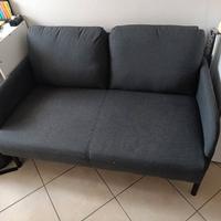 Divano 2 posti Glostad IKEA – compatto e moderno