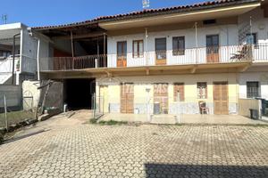 Casa Colonica a Cuceglio Via porta pia 7 locali