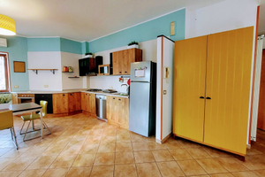 Arredato e ristrutturato fronte metro chiaiano