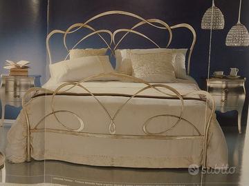 Letto matrimoniale e comodini Bontempi