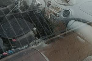 Yaris 1000 anno 2002