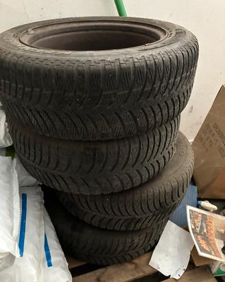 Pneumatici invernale 205/55r16 su cerchio fiat