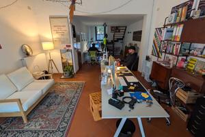 Stanza indipendente in studio creativo