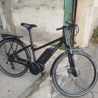 Bicicletta city e bike elettrica winora