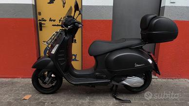 Piaggio Vespa 300 GTS hpe Notte