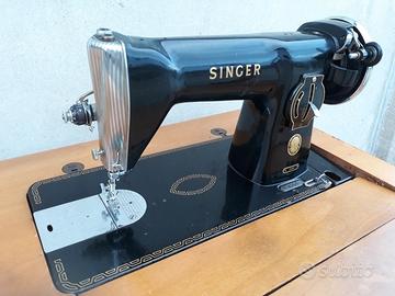Macchina per cucire singer a pedale d'epoca