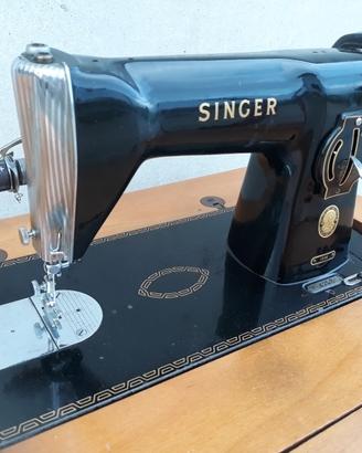 Macchina per cucire singer a pedale d'epoca