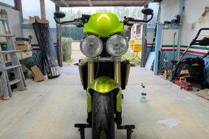 Triumpf strett triple