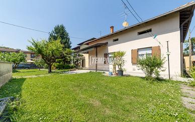 VILLA SINGOLA CON GIARDINO, TAVERNA, SOTTOTETTO E