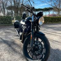 Triumph Street Twin 2021-4.990 km-Full optional