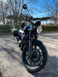 Triumph Street Twin 2021-4.990 km-Full optional