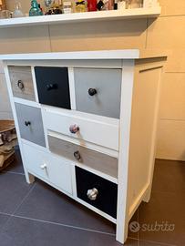 Mobiletto colorato 