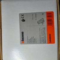 Supporto da tavolo per citofono Bticino 344692