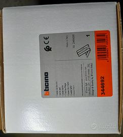 Supporto da tavolo per citofono Bticino 344692