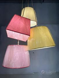 Lampadario metallo con paralumi colorati