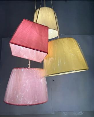 Lampadario metallo con paralumi colorati