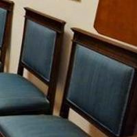 Set quattro sedie in legno e tessuto