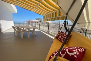 Attico vista mare, con 100 m2 di terrazzo