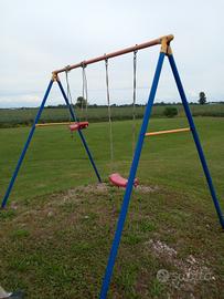 altalena con doppio seggiolino 