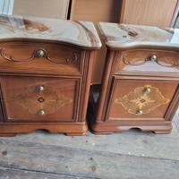 Due comodini con marmo