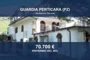 Immobile in asta di 360 m² con più di 5 locali a G