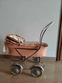 Carrozzina giocattolo vintage
