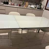 tavolo in vetro temperato