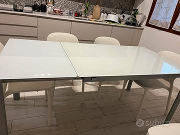 tavolo in vetro temperato