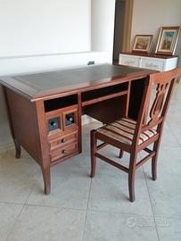 Scrivania in legno