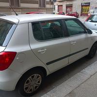 skoda fabia  2011