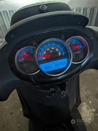 Beverly 300 targa estera