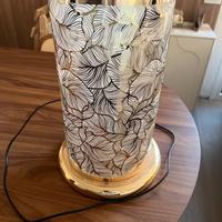 Lampada da tavolo dorata