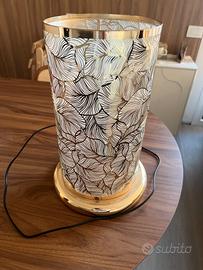 Lampada da tavolo dorata