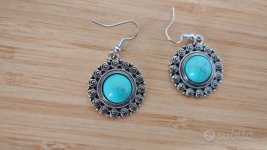 Orecchini color argento e pietra turchese azzurra