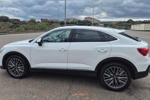 AUDI Q3 SPORTBACK IVA ESPOSTA