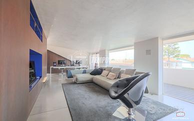 Ampio bilocale trasformabile con terrazzo e posto