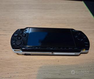 PSP 2004 Funzionante con Caricatore Originale 